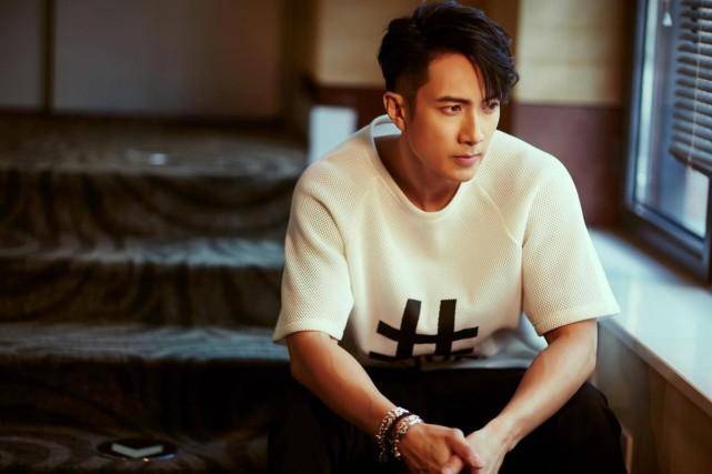 吴尊退出娱乐圈了吗_飞轮海 成员现状 台男团 发展历程