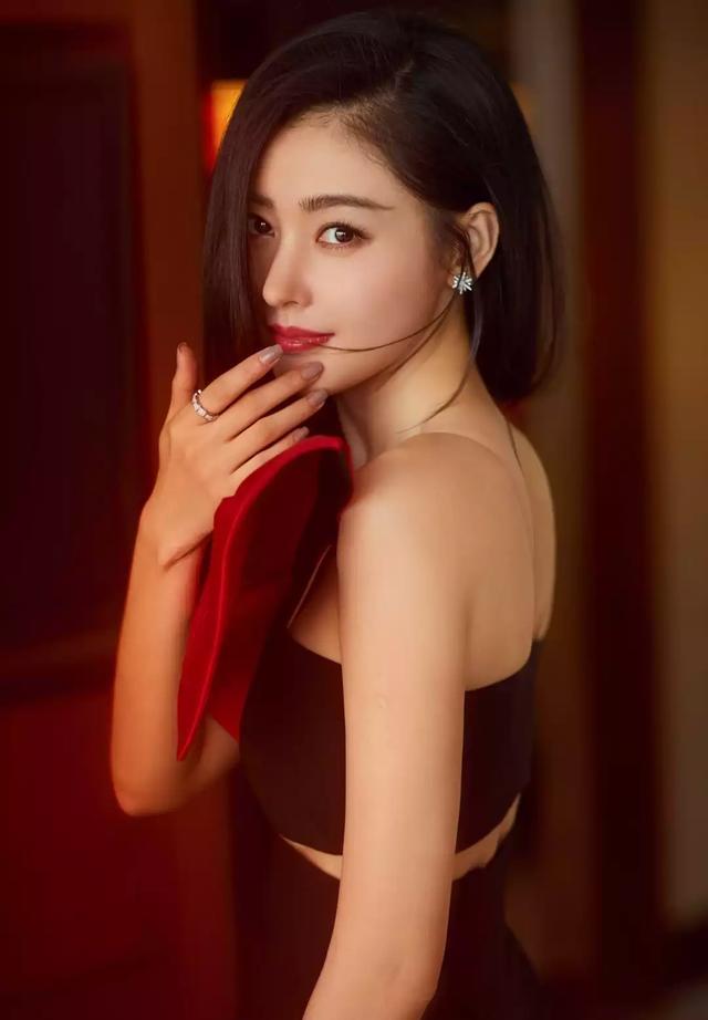 健身狂魔女艺人_娱乐圈 健身 明星_张天爱健身日常