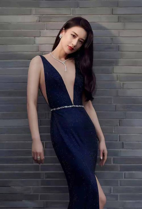 女明星黄圣依图片_黄圣依明星到我家结婚了吗_女演员黄圣依