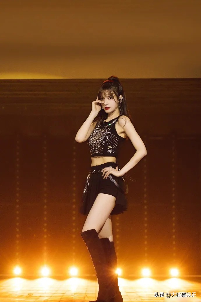 女明星黑发_离开滤镜显黑的女明星_皮肤黑的女明星