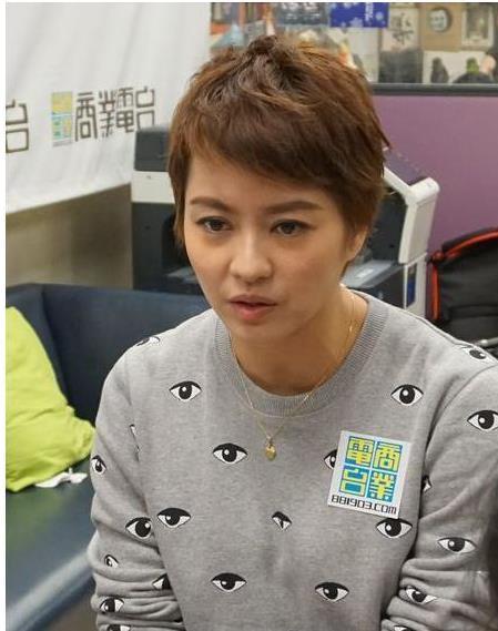 娱乐圈假脸假作品假年龄_娱乐圈假唱假学历假身高_女明星做假