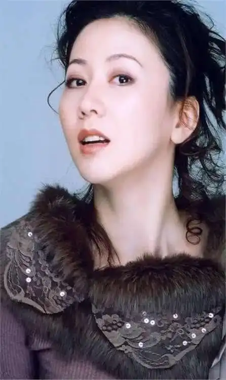 中国女明星人体艺术_汤加丽人体艺术写真_汤加丽艺术人生经历